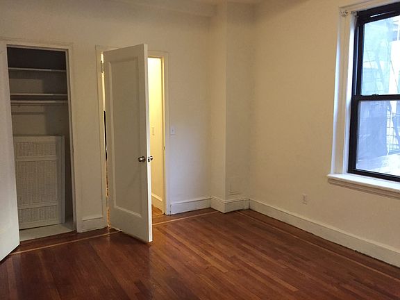 5th image of 124 W 93rd St Bsmt 1
