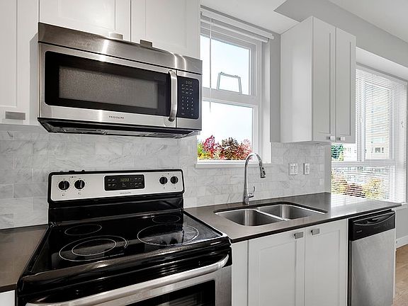 5th image of 3080 Gladwin Rd #504