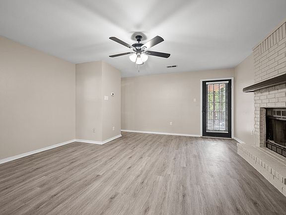 4th image of 24 Oak Ridge Dr
