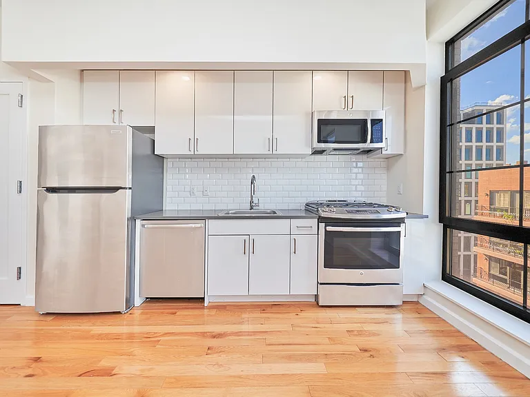 2211 3rd Ave #7-C — Photo 7