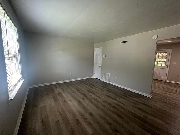 2nd image of 837 Kerns Ave SW