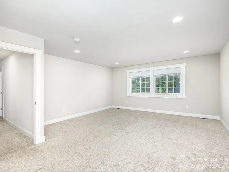 2 Maple Village Ct — Photo 16