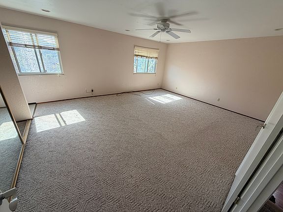 3rd image of 28123 Dobbel Ave