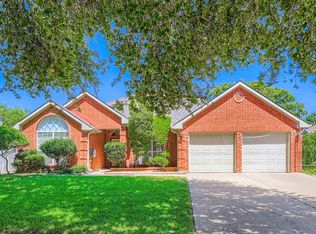 4422 Wescott Dr, Grand Prairie, TX 75052