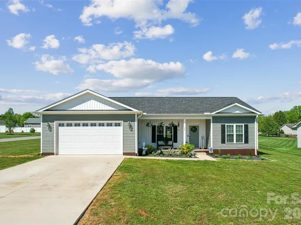 105 Dundee Ct, Statesville, NC 28625