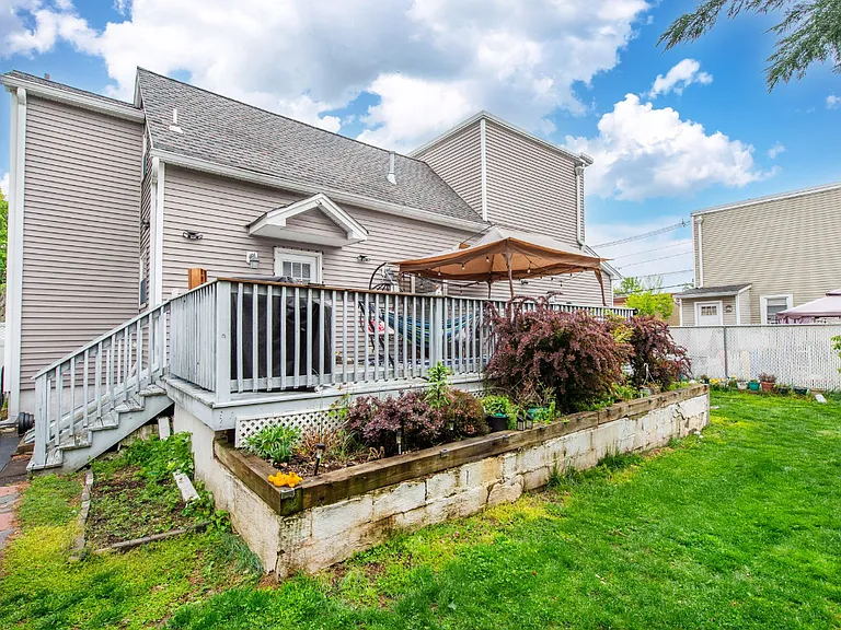 19 Chestnut St — Photo 18
