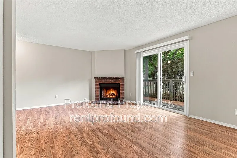 2 bed, 1.0 bath, 767 sqft, $1,525 — Photo 3