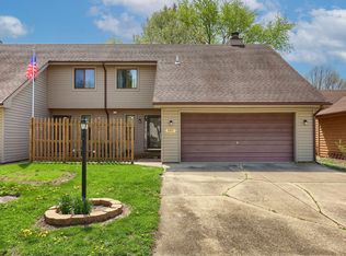 2907 Heritage Dr, Champaign, IL 61822