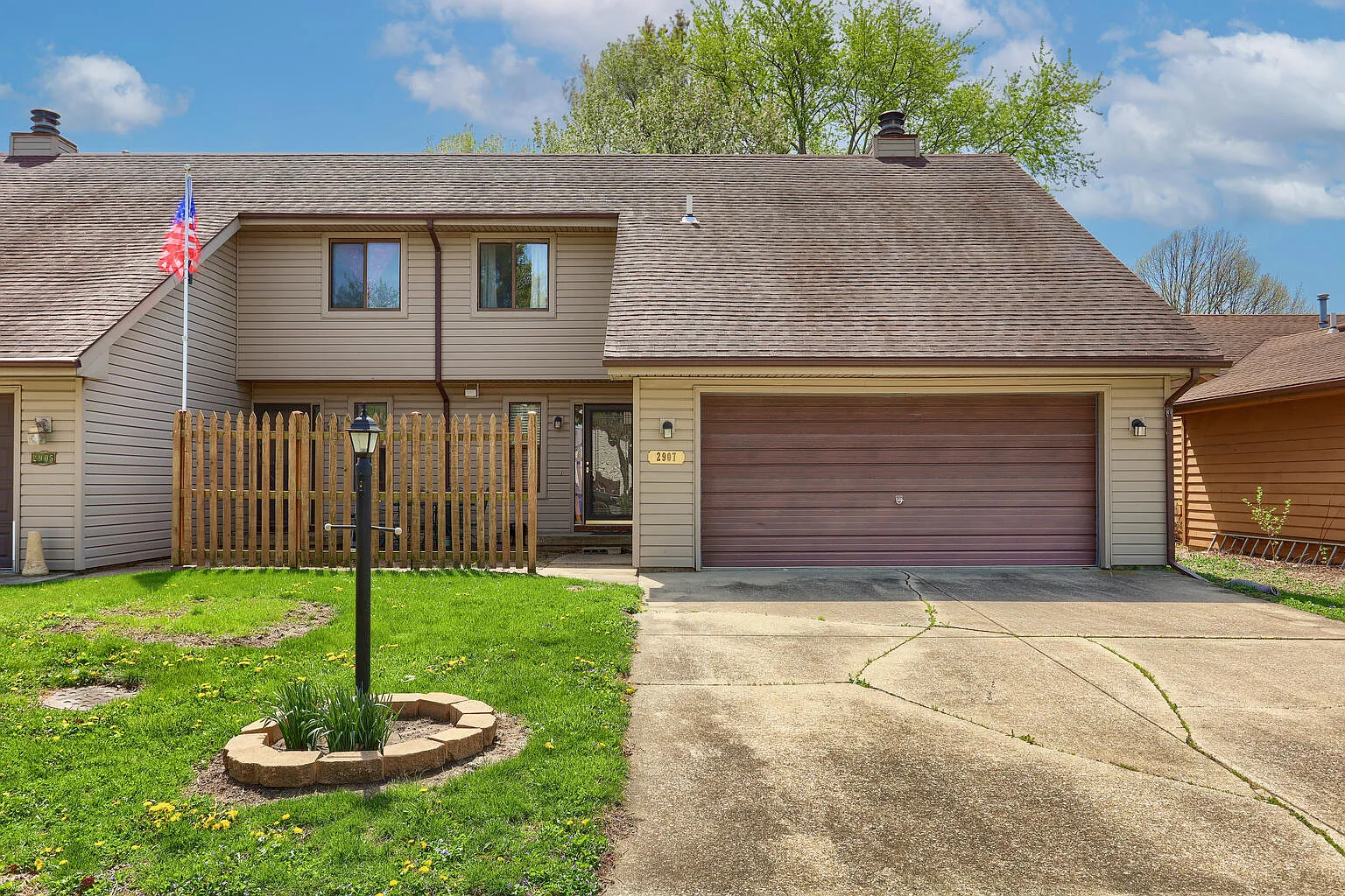 2907 Heritage Dr photo 1