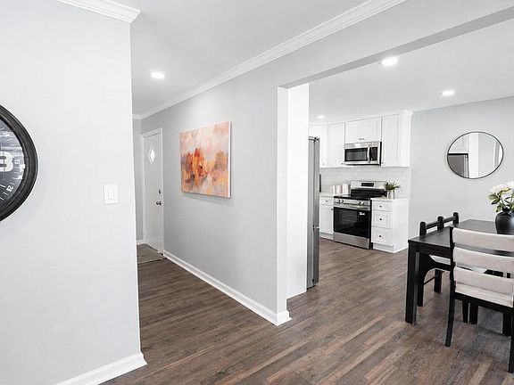 2nd image of 8 Marblestone Ln