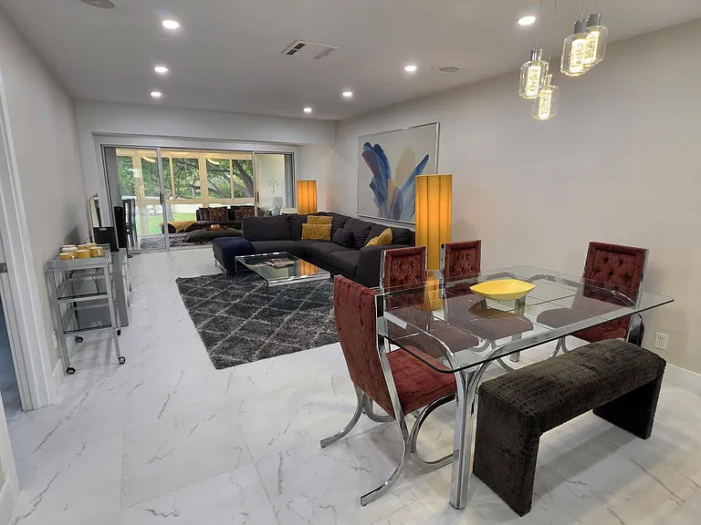 1631 NW 18th Ave #201 — Photo 20