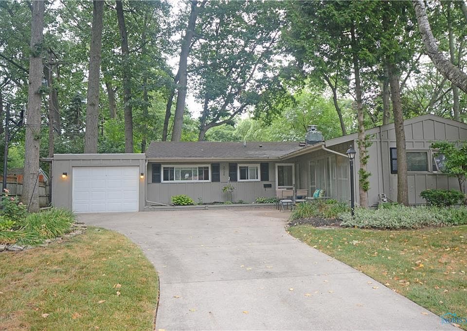 1st image of 3726 Lincolnshire Woods Rd