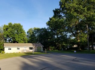 902 Biscayne Dr, Hermitage, PA 16148