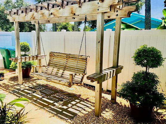 4th image of 8019 Magnolia Ave