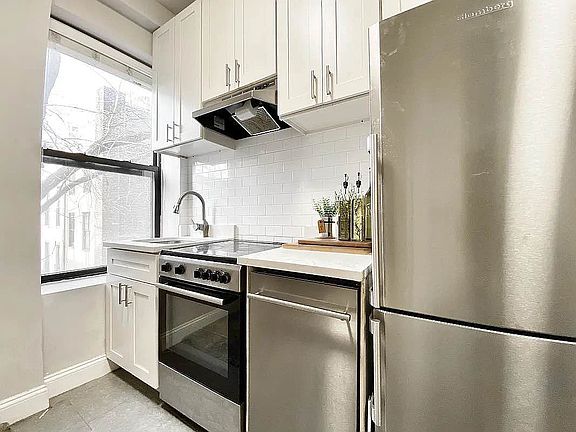 2nd image of 454 W 22nd St APT 2C