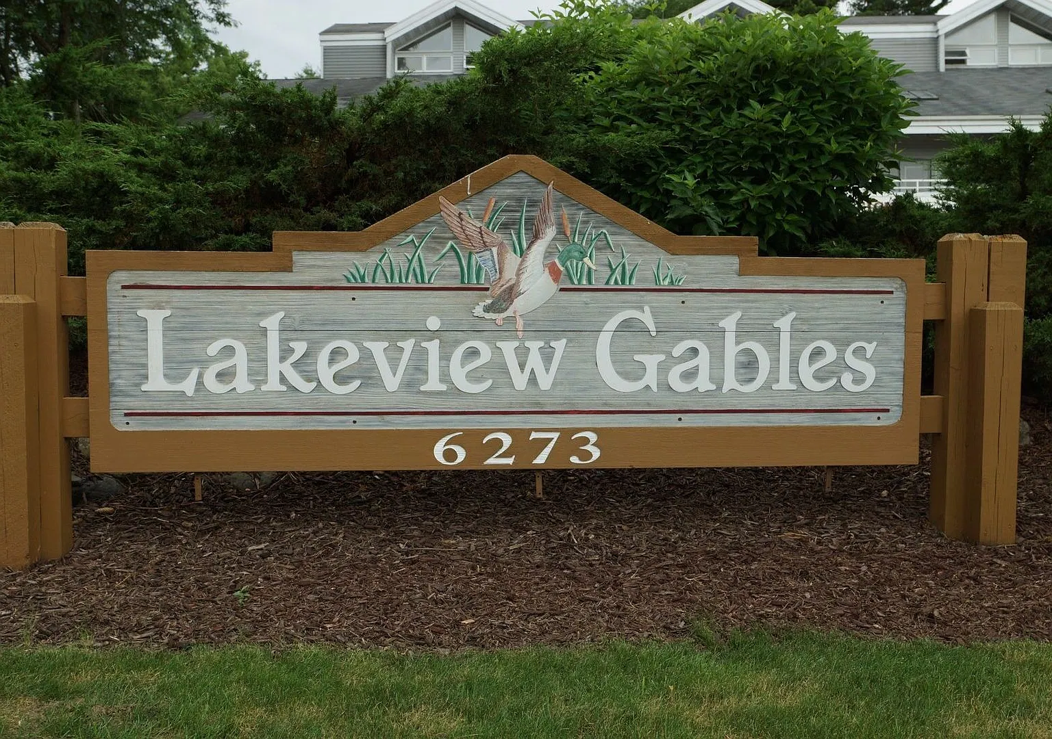 Lakeview Gables Apartments — Photo 2
