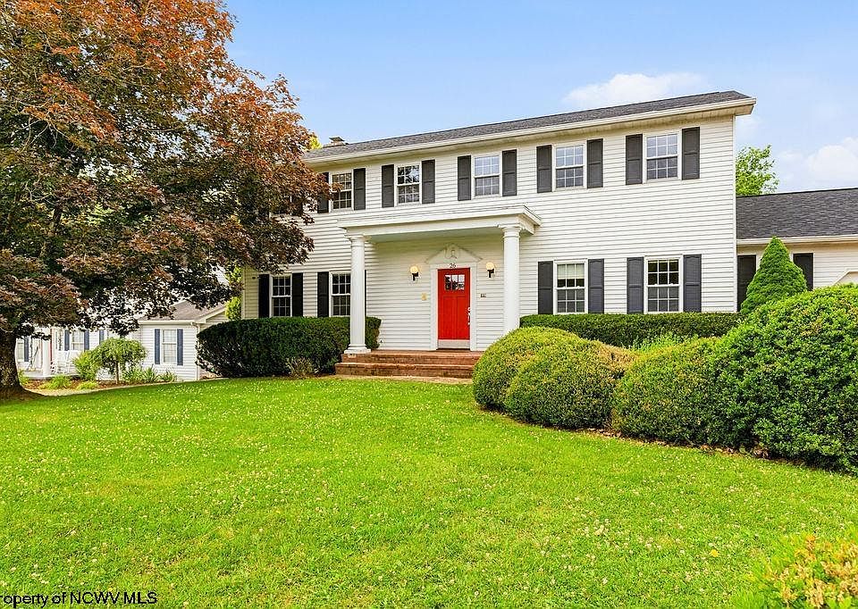 1st image of 26 Carriage Ln