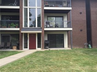 701 College Park Dr APT 2, Coraopolis, PA 15108