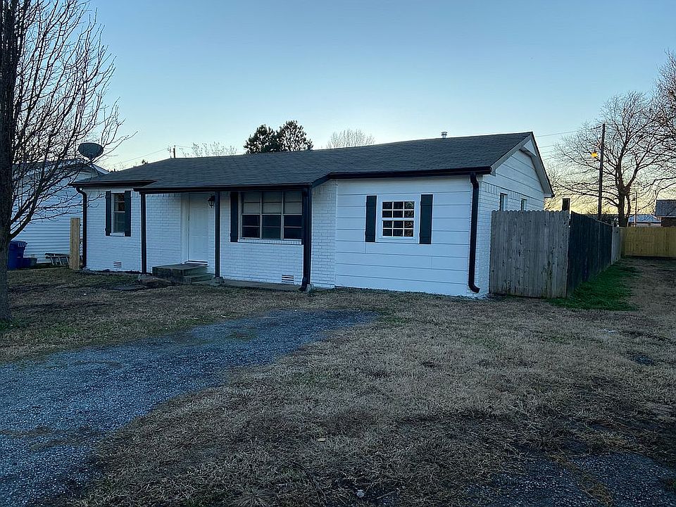 1st image of 465 N Brenda Ave
