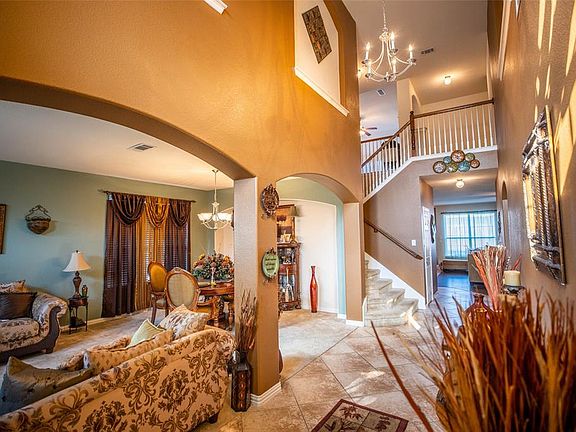 3rd image of 805 Spice St