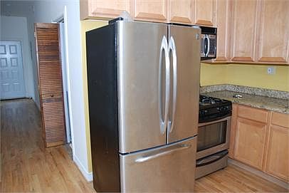 3rd image of 1450 N Campbell Ave APT 2R