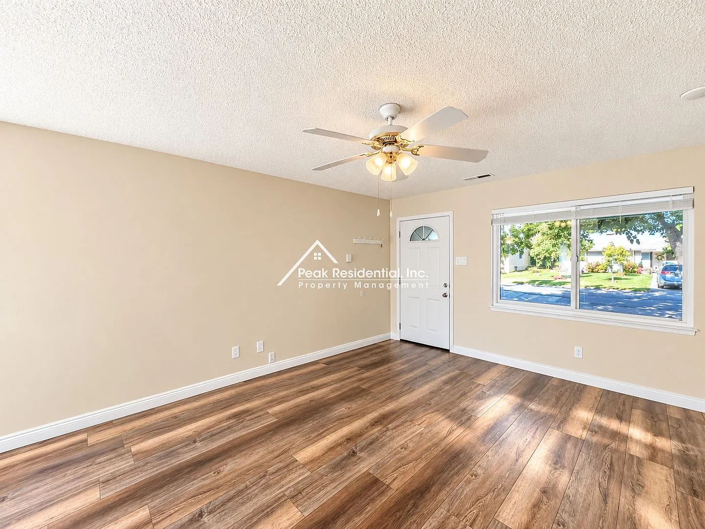North Highlands 3bd/1.5ba House with 1 Car Garage — Photo 4