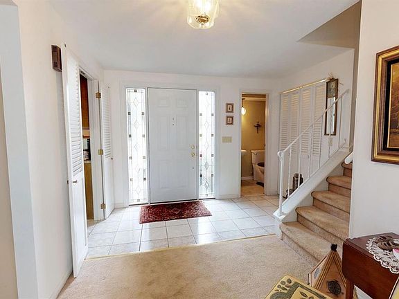 3rd image of 34 E Siesta Dr