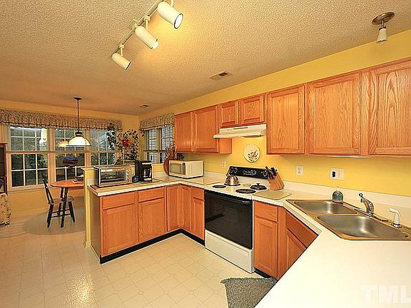 5th image of 4202 Ellisfield Dr