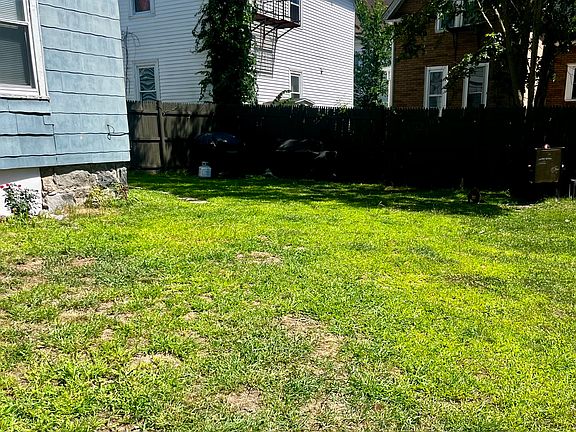 4th image of 111 1/2 Palm St