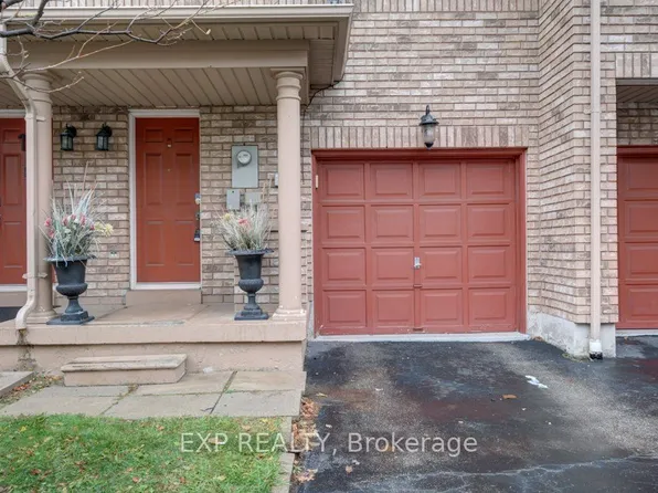 7035 Rexwood Rd #13, Mississauga, ON L4T 4M8