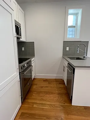 Rented by OGI Management | media 18