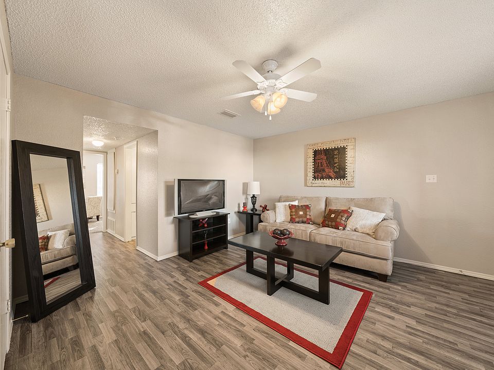 1st image of 402 NW Sheridan Rd APT 1716