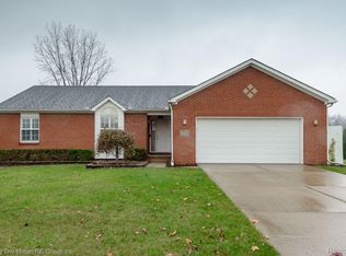 7158 Belle Pointe Dr, Belleville, MI 48111