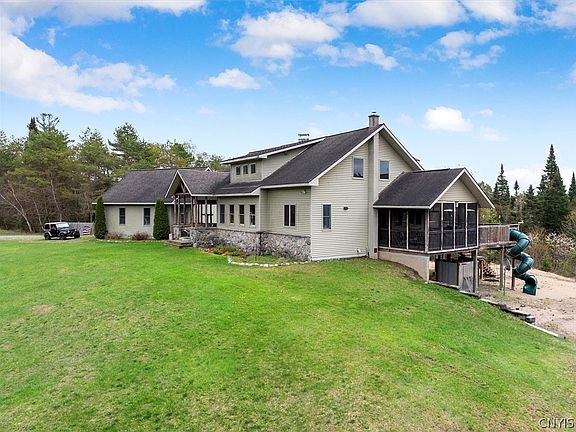 3rd image of 463 Hughes Rd