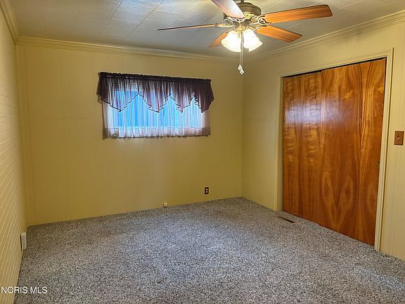 5th image of 156 Elm St