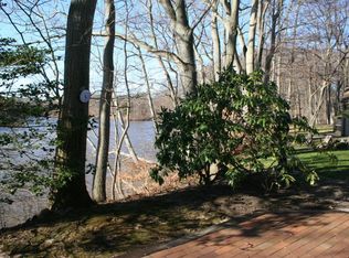 42 Friendship Ct, Red Bank, NJ 07701