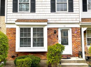 31 Thornton Cmns, Yaphank, NY 11980