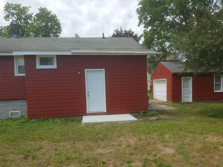 311 Maple St — Photo 2