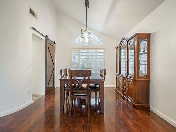 4th image of 5125 Saint Clare Cir