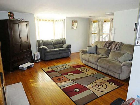 3rd image of 133 Church St