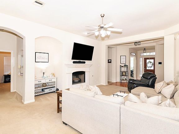 5th image of 2110 Canyon Lake Dr