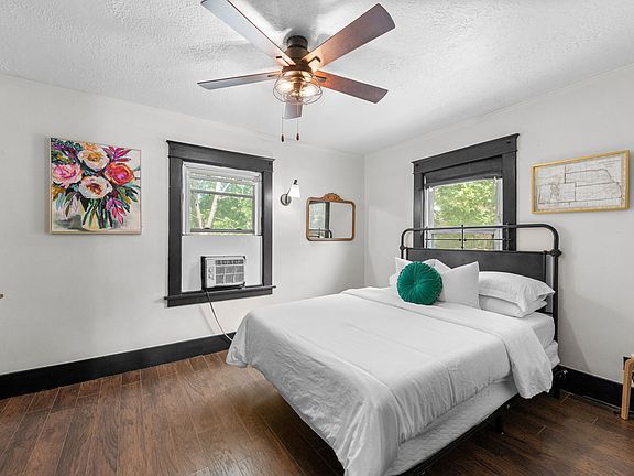5th image of 319 N Delaware St Room 2