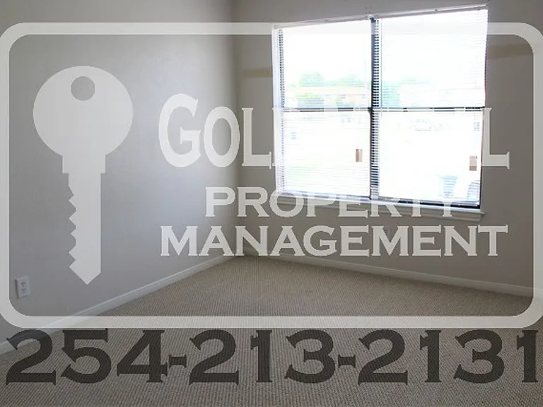 503 Longhorn Cir — Photo 11