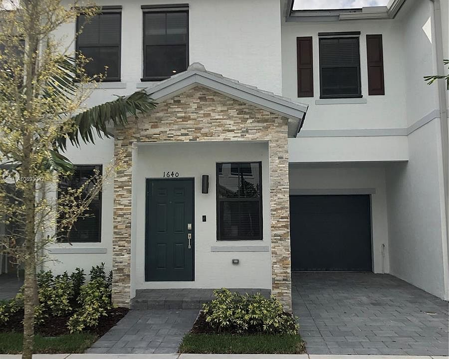 1st image of 1640 SW 29th St #1640