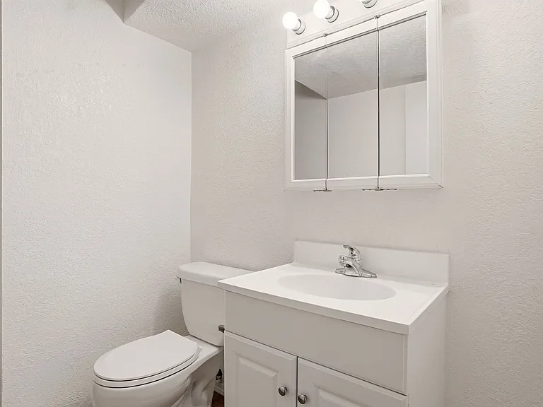 308 N Washington St — Photo 12