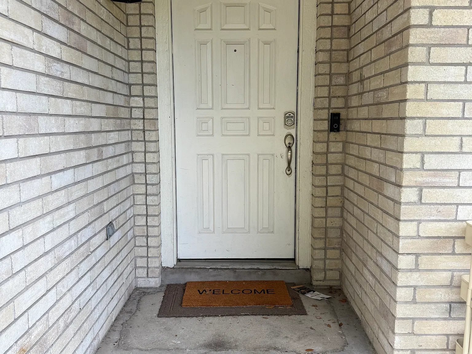 4 bed, 2.5 bath, 3090 sqft, $2,400 — Photo 4