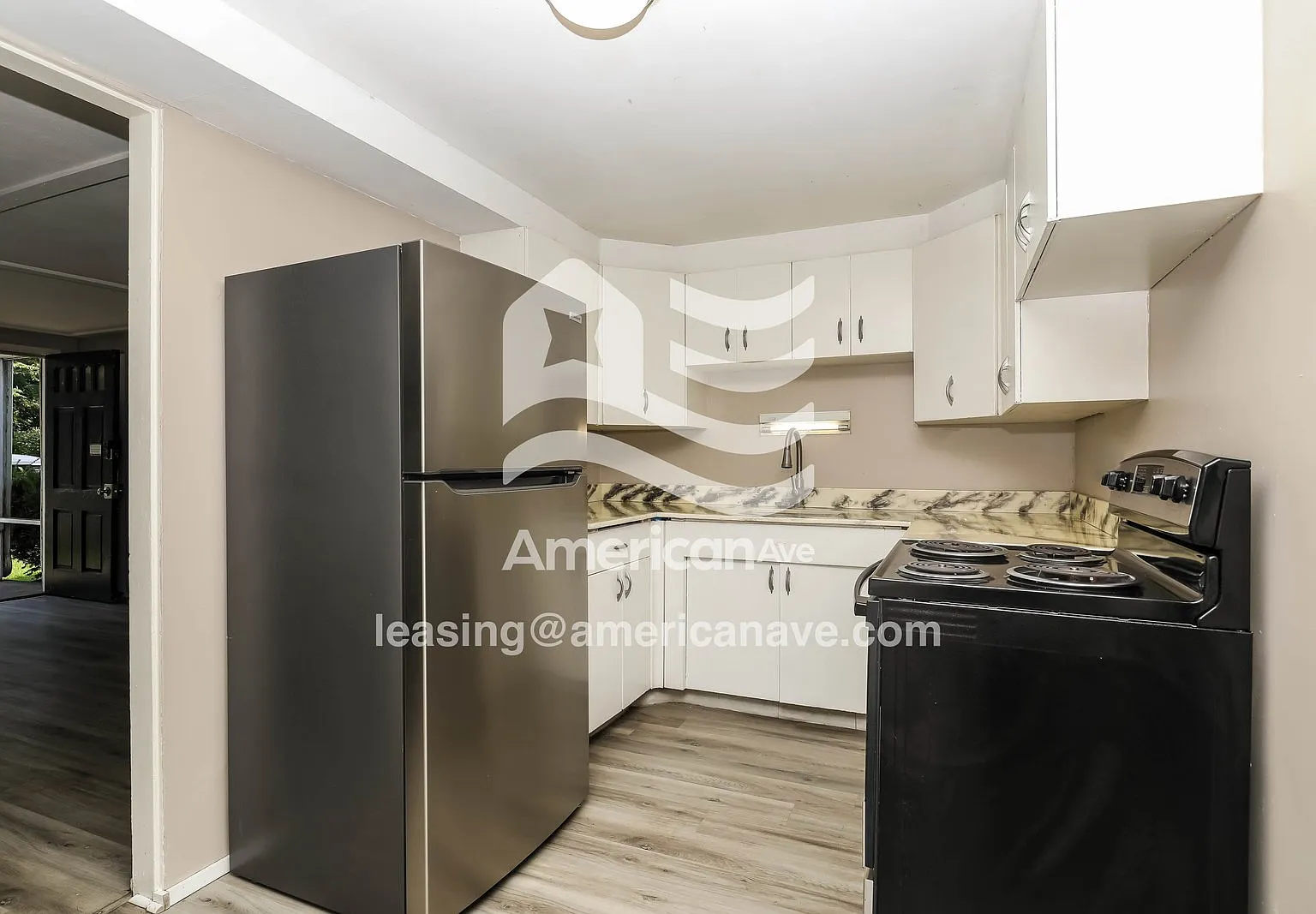 3 bed, 1.0 bath, 1008 sqft, $1,297 — Photo 4