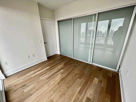 2nd image of 585 Bloor St E #4321