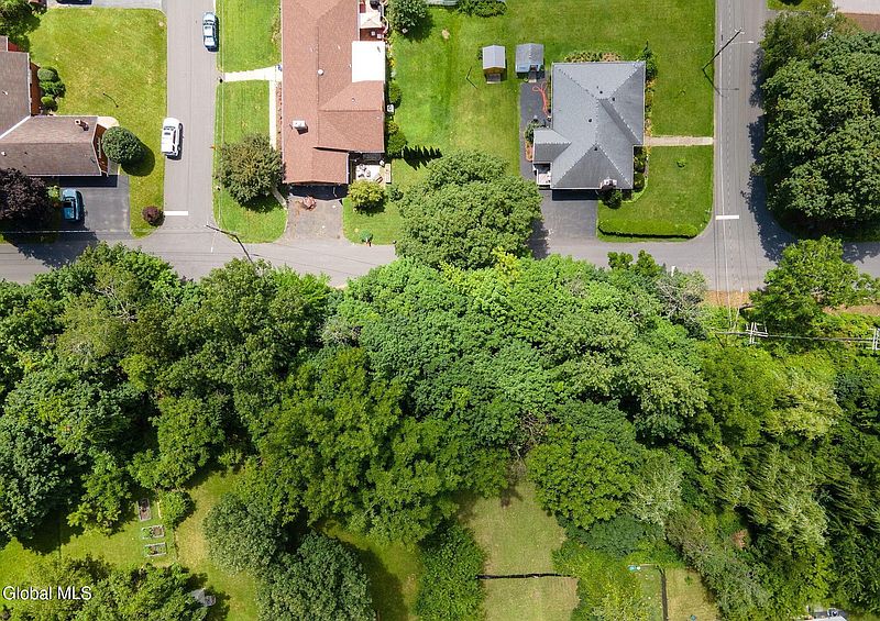 2nd image of 53 Cottage Avenue