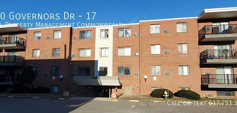 900 Governors Dr #17 — Photo 1